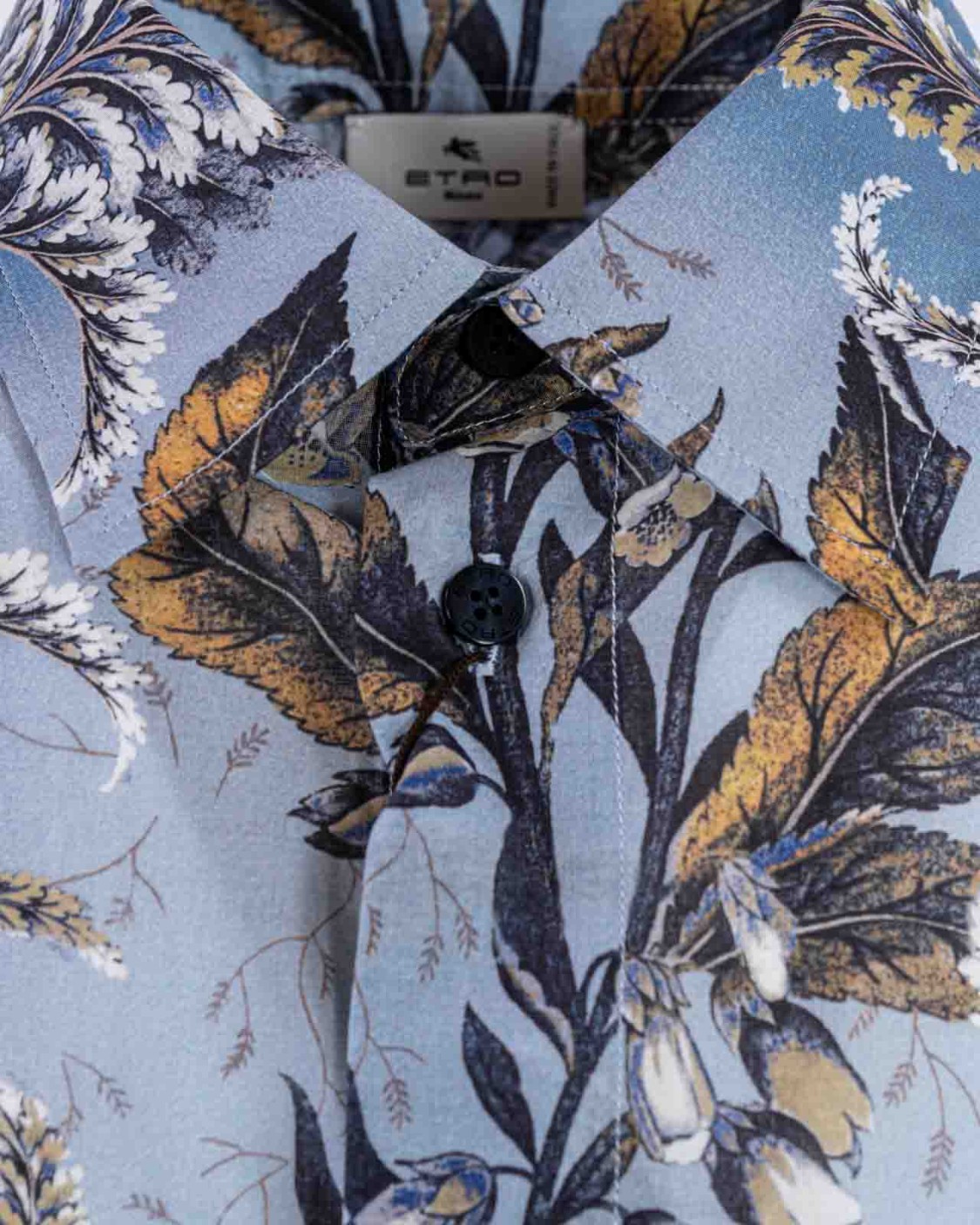 shop ETRO Saldi Camicia: Etro camicia in cotone.
Camicia in cotone decorata da una stampa all over.
Polsini con doppio bottone.
Vestibilità regular.
Composizione: 100% cotone.
Fabbricato in Italia.. MRIC0012 99SP504-X0880 number 1907553